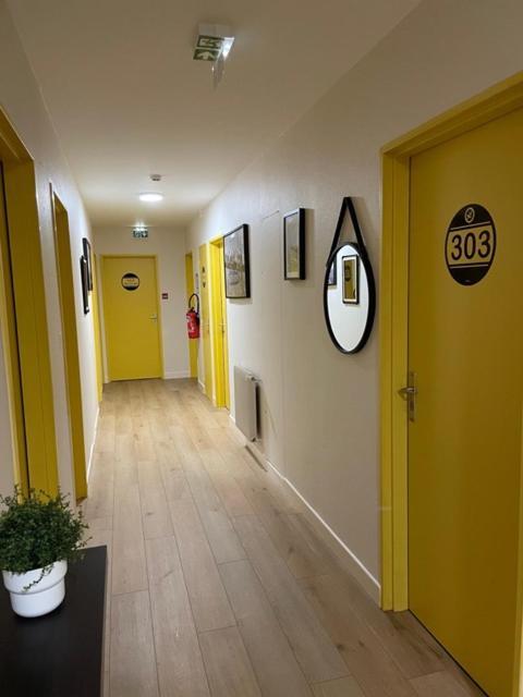 Cit'Hotel Le Chene Vert レ・サ​​ーブル・ドロンヌ エクステリア 写真