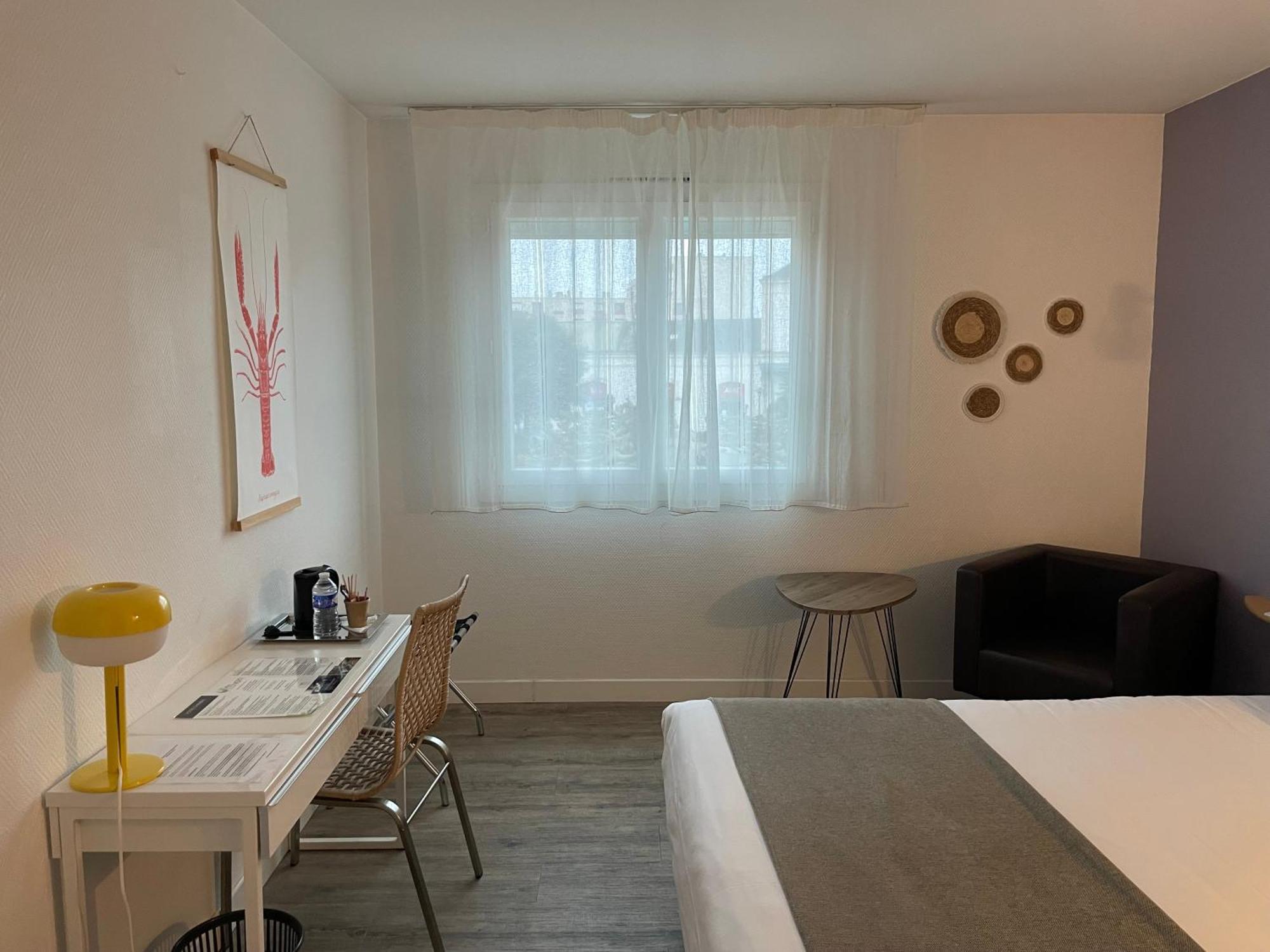 Cit'Hotel Le Chene Vert レ・サ​​ーブル・ドロンヌ エクステリア 写真