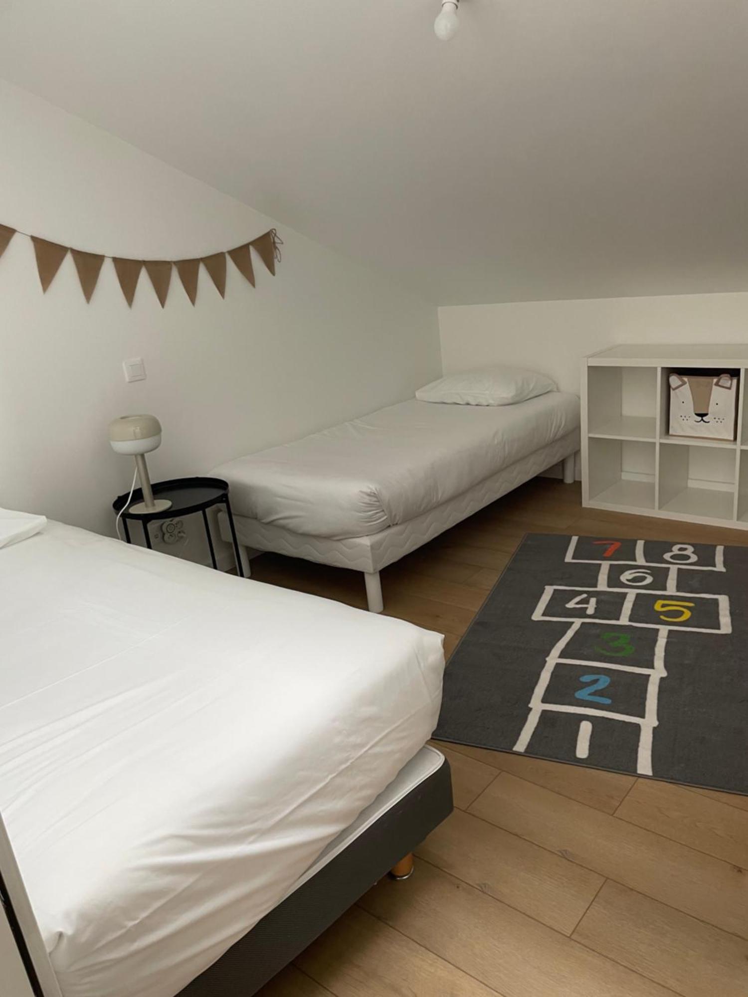 Cit'Hotel Le Chene Vert レ・サ​​ーブル・ドロンヌ エクステリア 写真